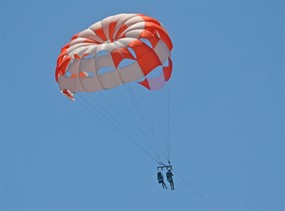 降落伞跳伞图片